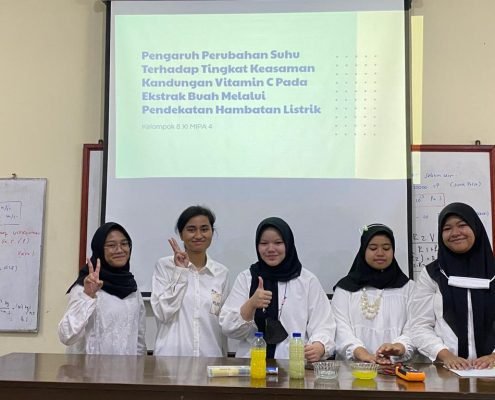 PENGARUH PERUBAHAN SUHU TERHADAP TINGKAT KEASAMANKANDUNGAN VITAMIN C PADA EKSTRAK BUAH MELALUI PENDEKATAN HAMBATAN LISTRIK, Aina , Kayla Shafa, Nadine ,Nura , R.R Siti